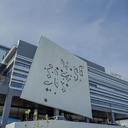 Luwansa Hotel And Convention Center Manado Exterior foto