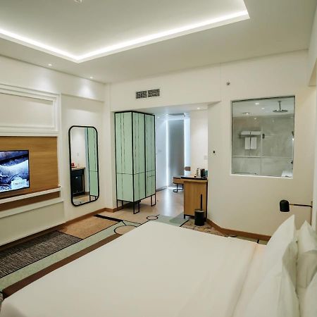 Luwansa Hotel And Convention Center Manado Exterior foto