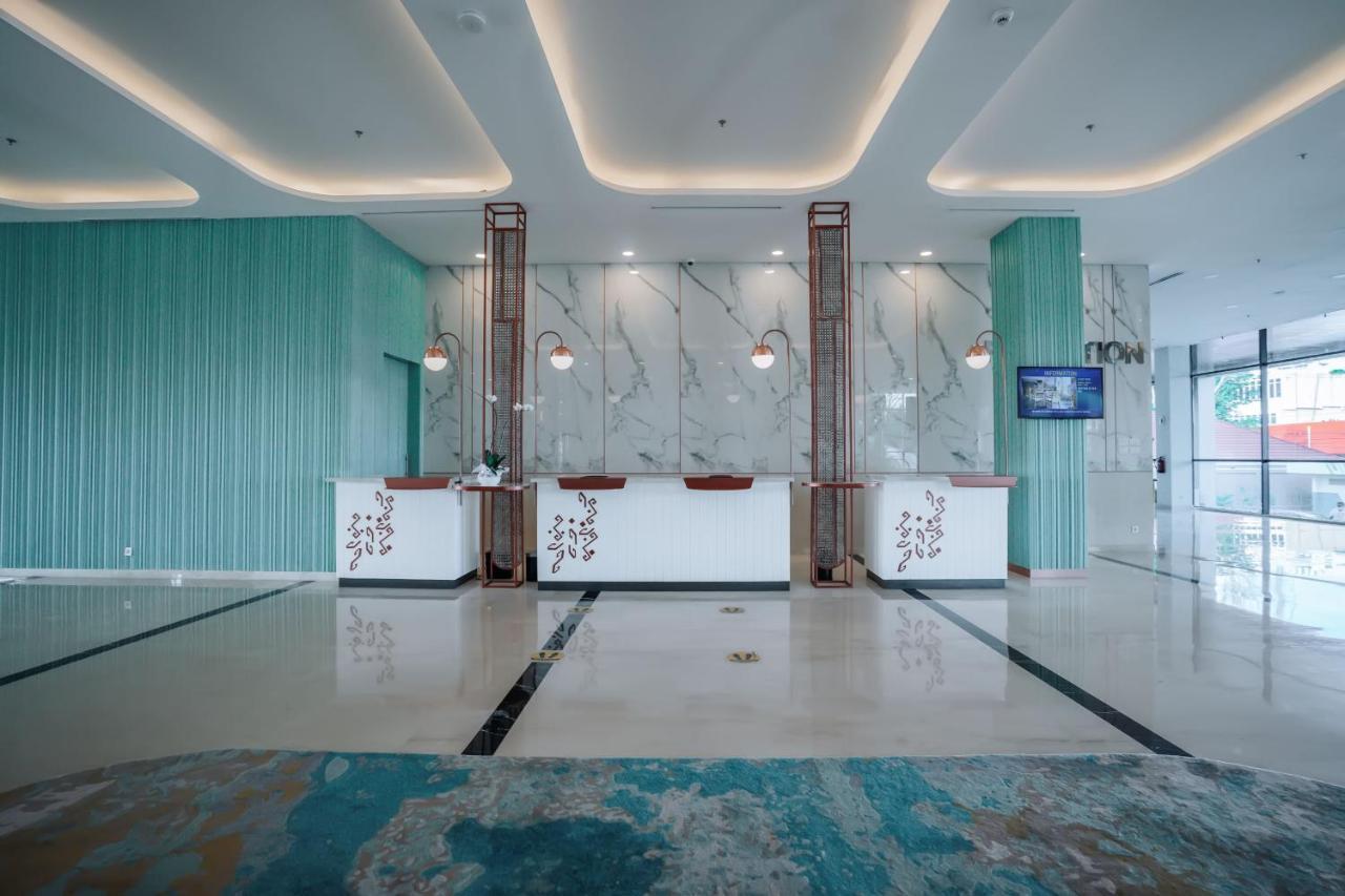 Luwansa Hotel And Convention Center Manado Exterior foto
