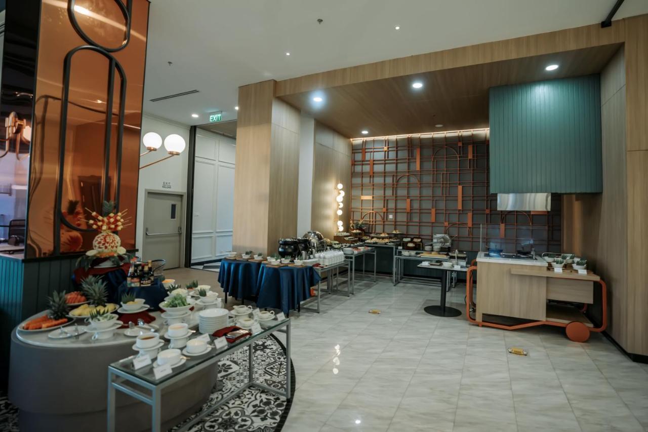 Luwansa Hotel And Convention Center Manado Exterior foto