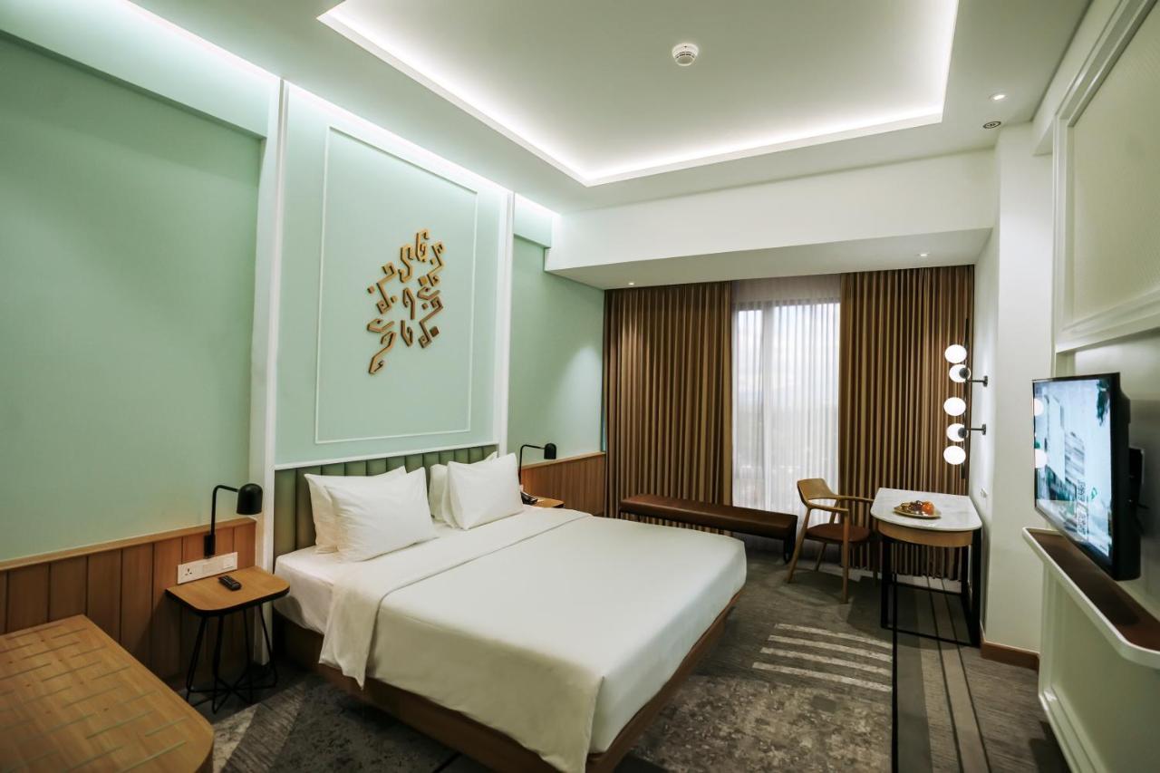 Luwansa Hotel And Convention Center Manado Exterior foto