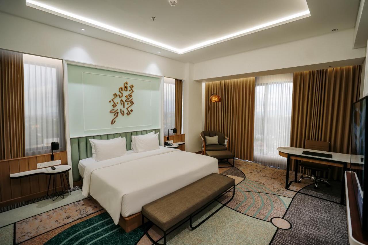 Luwansa Hotel And Convention Center Manado Exterior foto