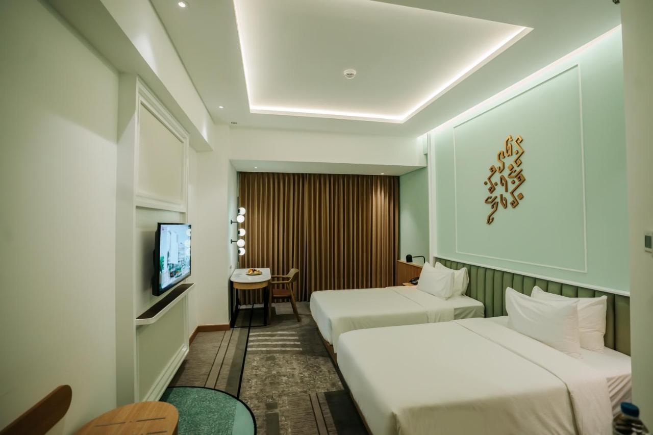 Luwansa Hotel And Convention Center Manado Exterior foto