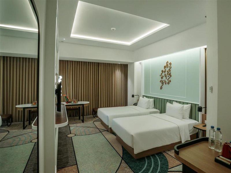 Luwansa Hotel And Convention Center Manado Exterior foto