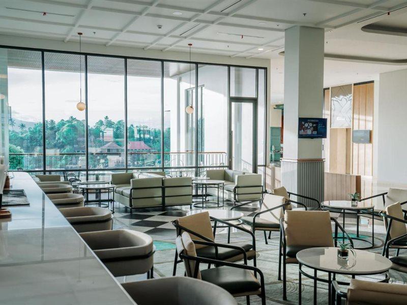 Luwansa Hotel And Convention Center Manado Exterior foto